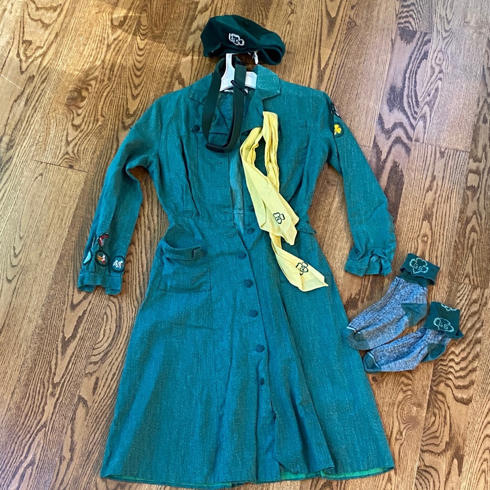 Vintage Girl Scout uniform club patches full set accessories included